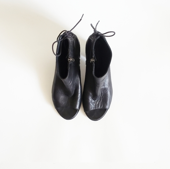 STEVEN BY STEVE MADDEN Black Leather Booties 8 - Picture 2 of 7